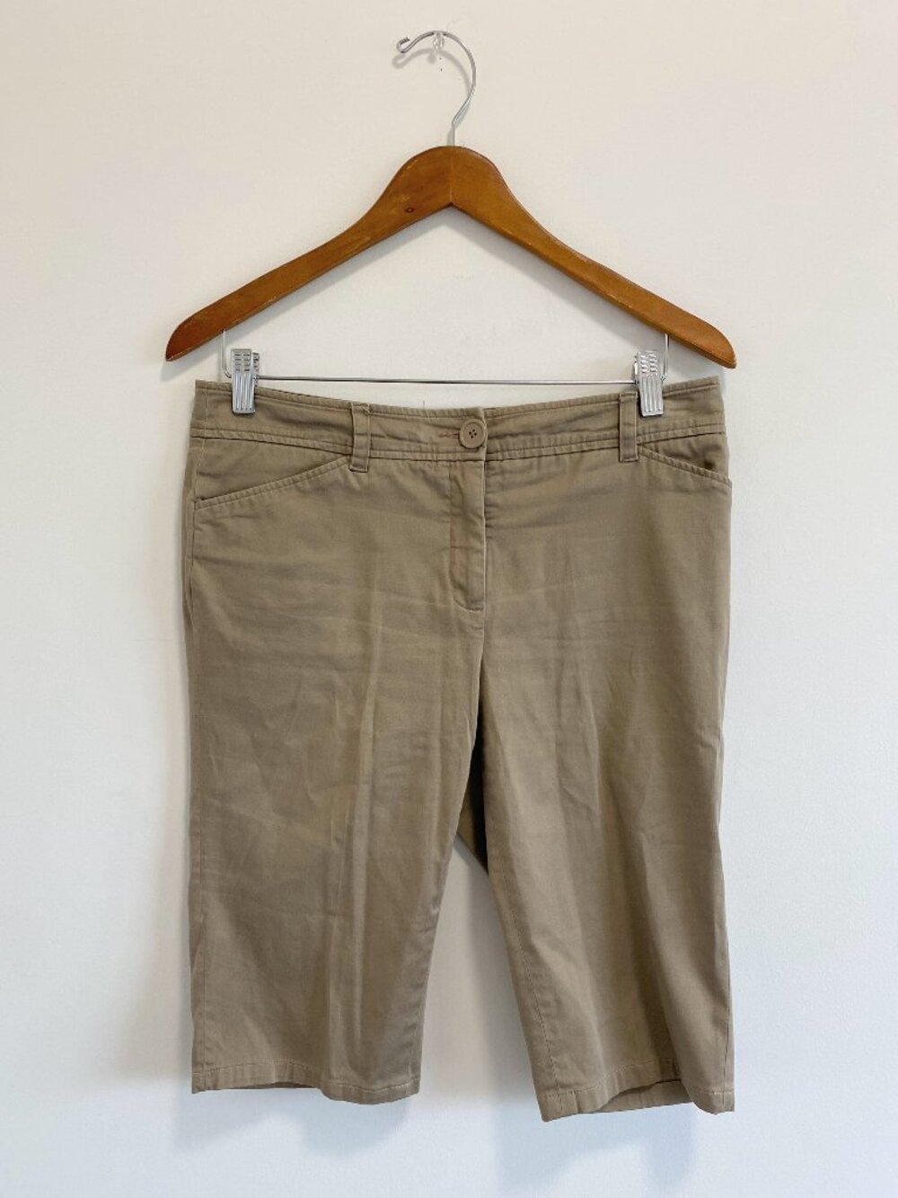 Vintage Khaki Bermuda Shorts/Capris / Y2K